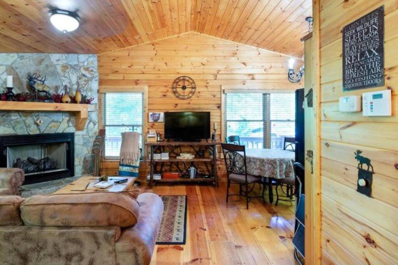 Mountain Spirit Cabin - Fireplace And Hot Tub Villa Blue Ridge Exterior foto