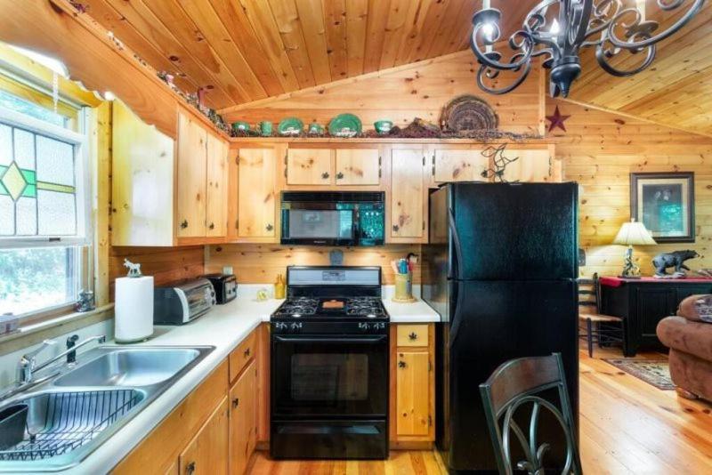 Mountain Spirit Cabin - Fireplace And Hot Tub Villa Blue Ridge Exterior foto
